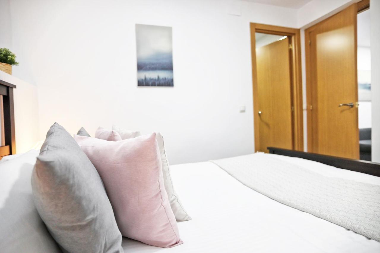 Holidays2Malaga Goya - Zona Huelin & 500 Mts De La Playa Apartment Bagian luar foto