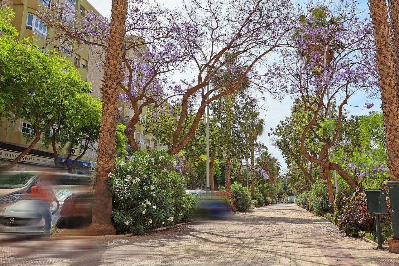Holidays2Malaga Goya - Zona Huelin & 500 Mts De La Playa Apartment Bagian luar foto